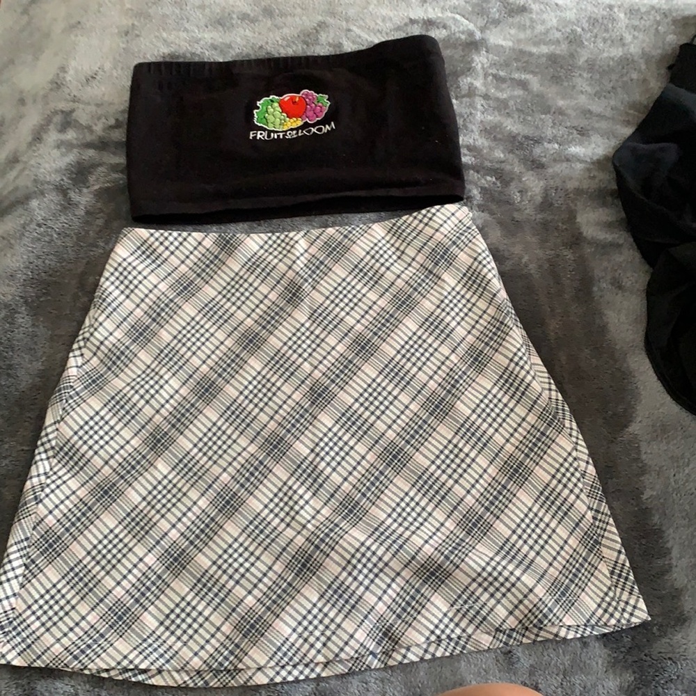 Top is Small and t skirt 1 they look very cute!!!!